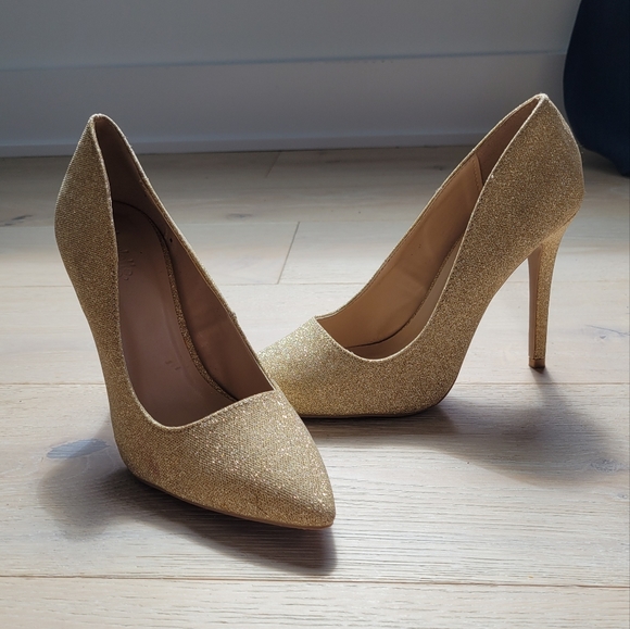 CHARLOTTE RUSSE | Gold Heels - Picture 3 of 8